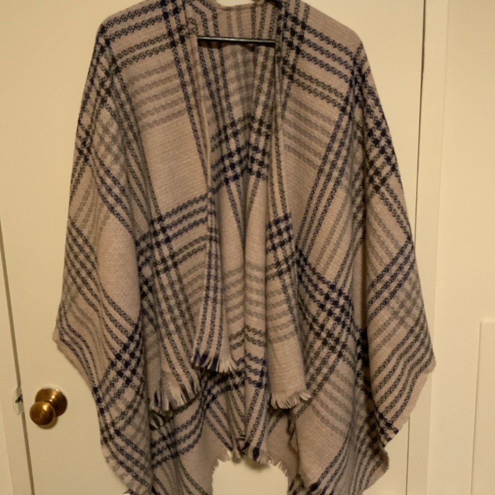 Uniqlo women’s winter knit wrap and scarf